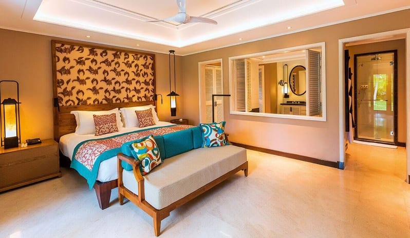 Constance Lemuria-Senior Suite 2_2142